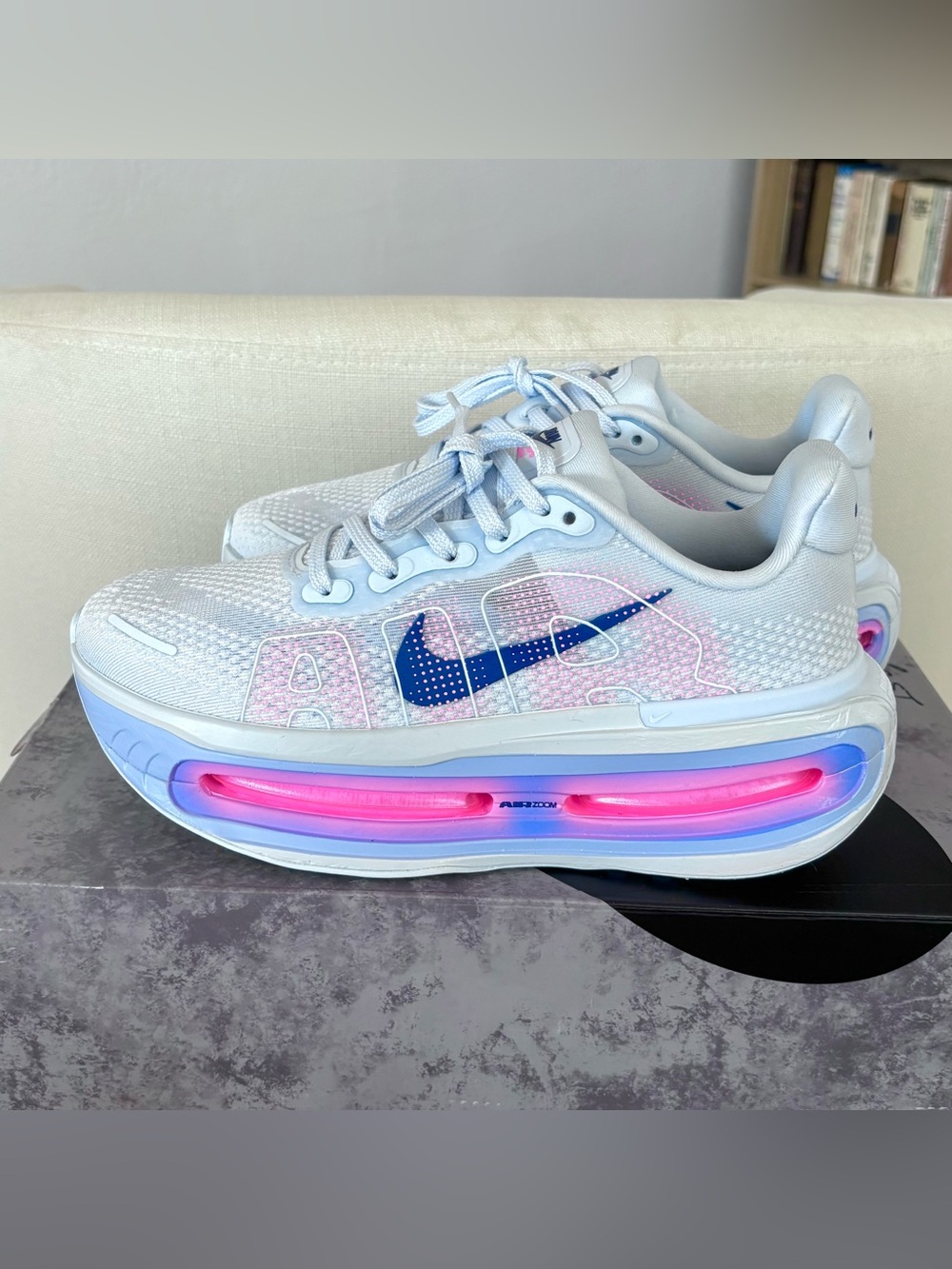 Nike Vomero Premium Blue Tint Pink Women’s Size 7 HM5973-400 Running Shoes - Picture 2 of 10